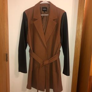 Express Coat w tie belt & vegan leather sleeves